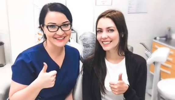 Отзывы ортодонта - улыбающиеся пациенты