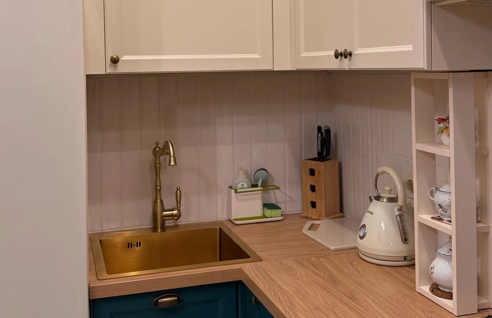 Кухонный гарнитур Хвоя от дизайнера фото 3