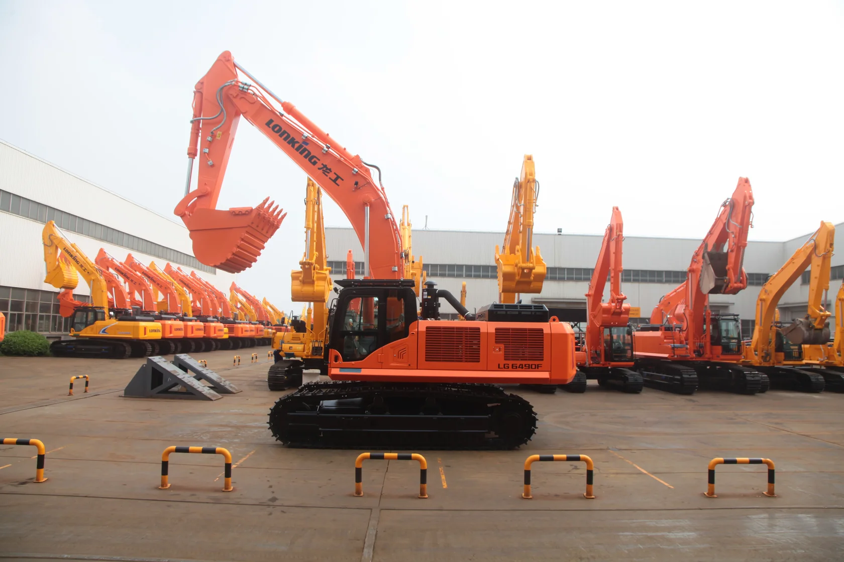 Гусеничный экскаватор LONKING CDM 6490