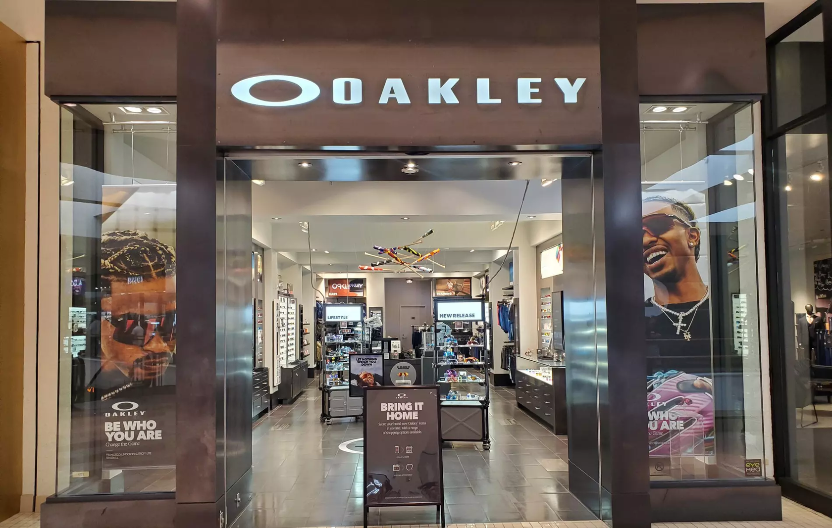 Oakley com