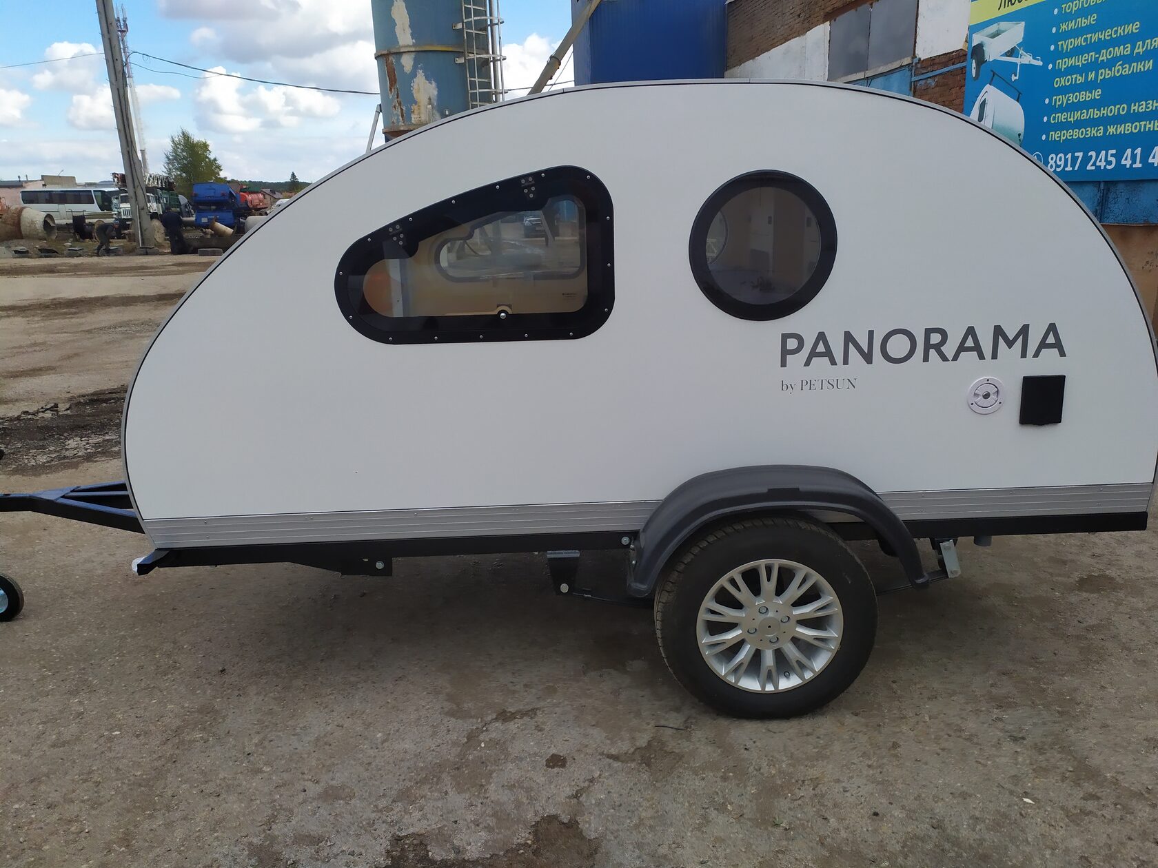 Прицеп кемпер Lotus Caravans