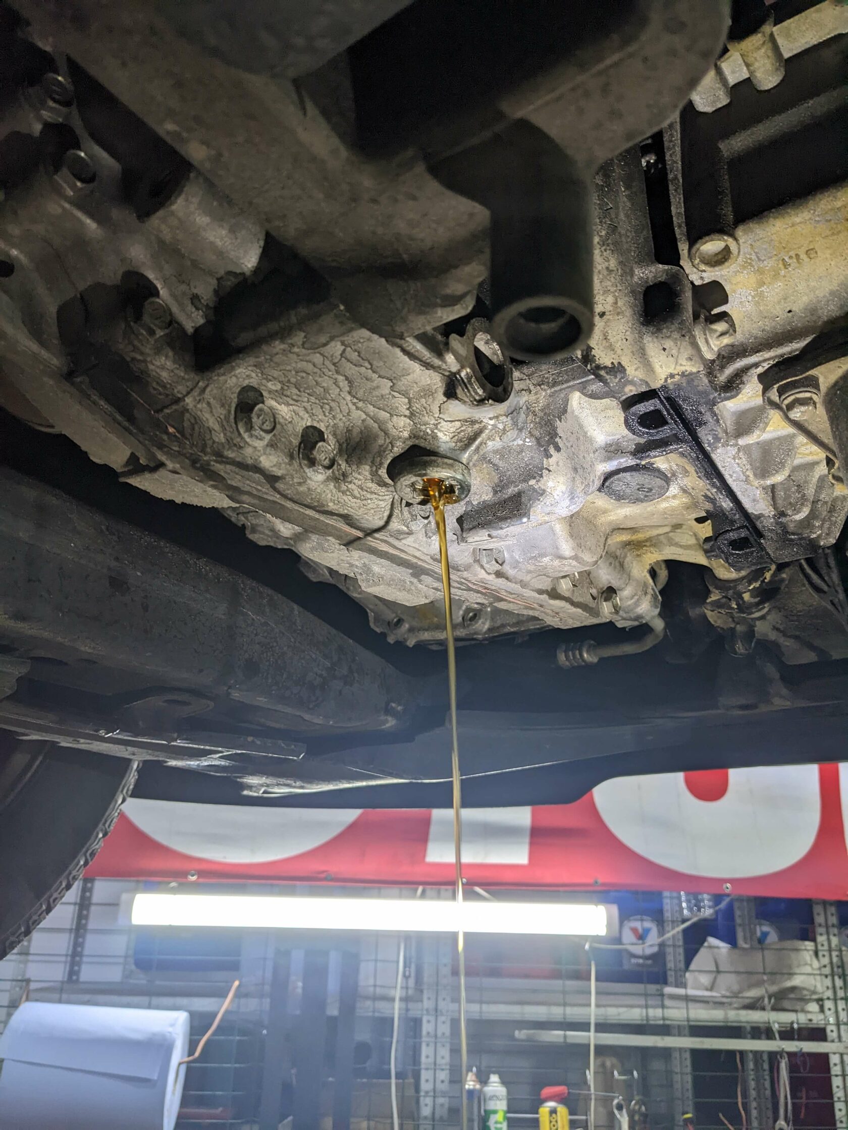 Корректировка уровня масла