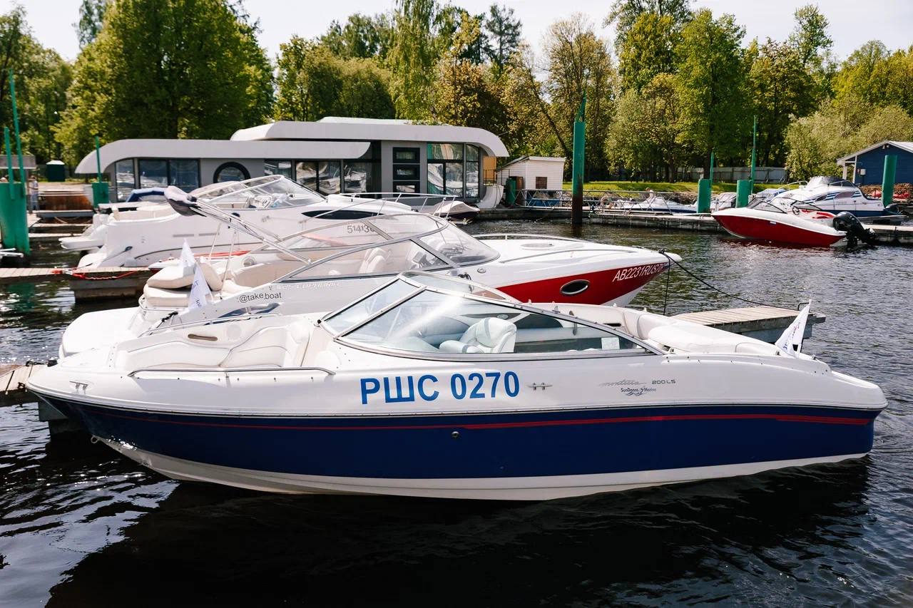 Боурайдер Monturo для ночной прогулки по Неве