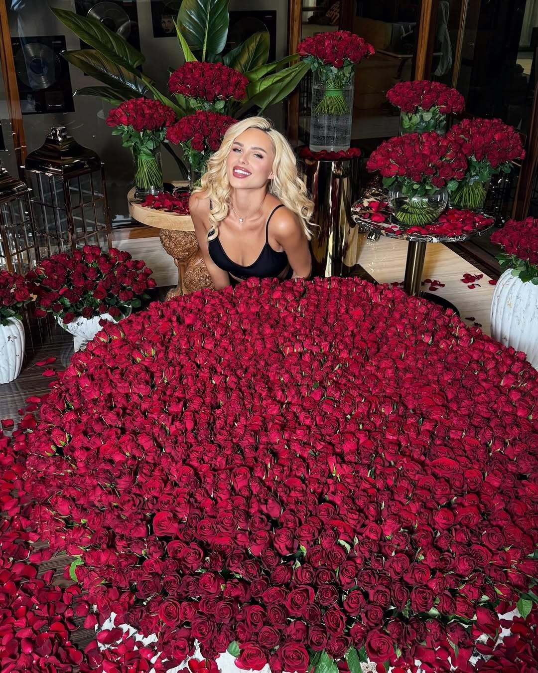 Пашу поздравил Ханну с годовщиной свадьбы