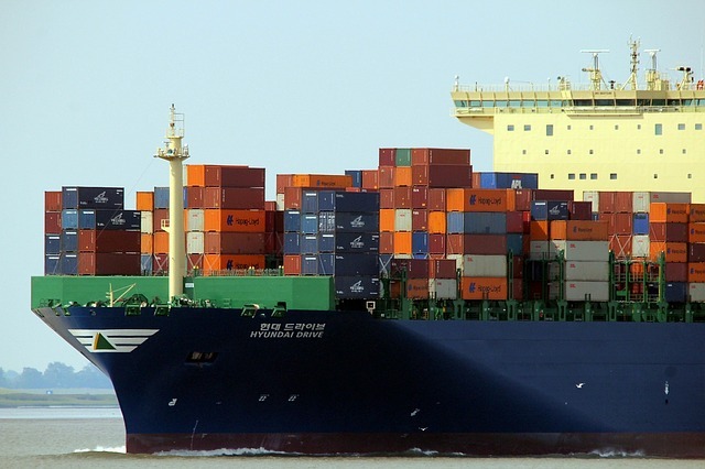 Доставка контейнеров морем из Китая в Россию.