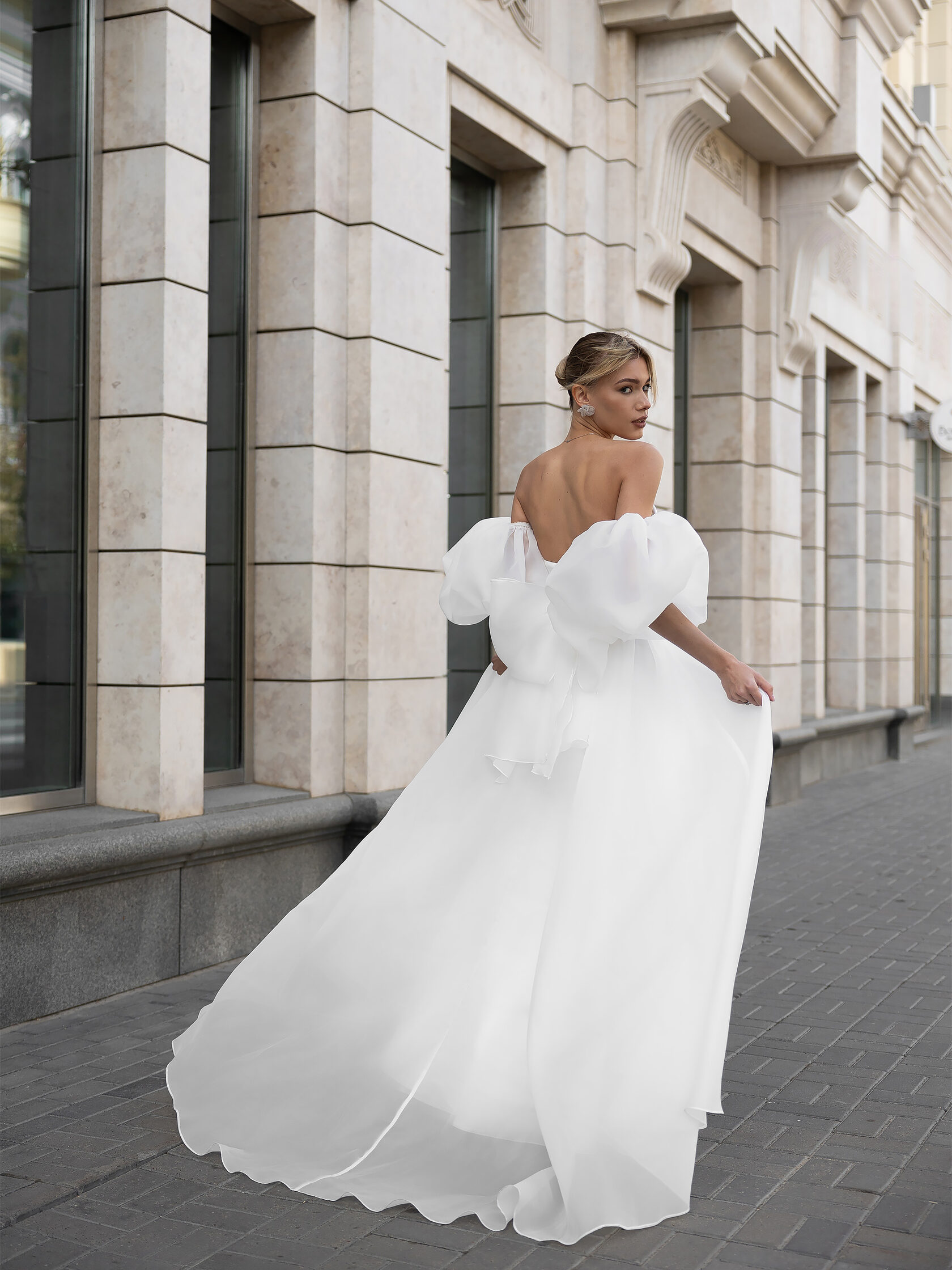 Свадебное платье легкое в стиле минимализм