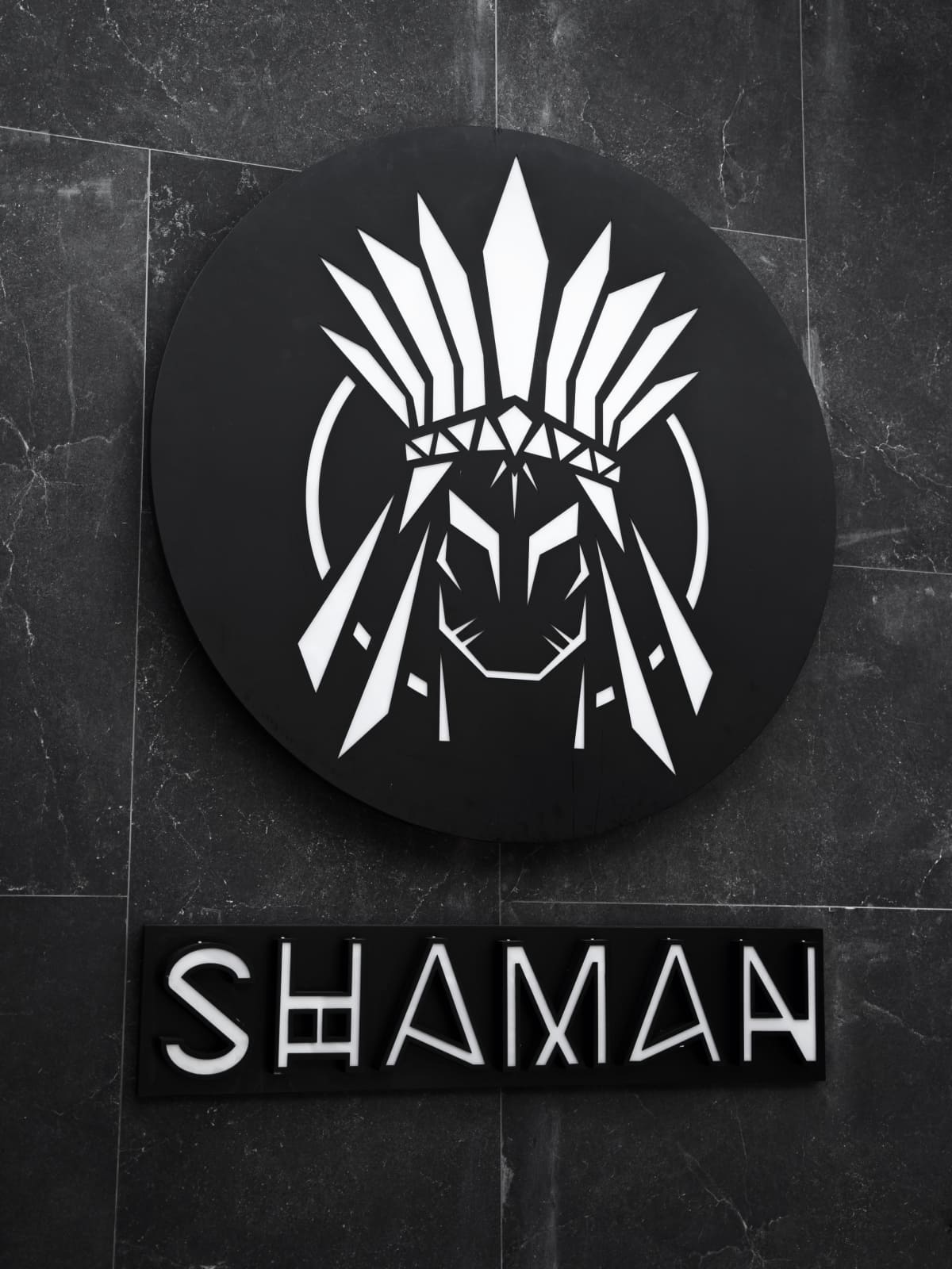 SHAMAN Lounge Cafe Bar брендинг: позиционирование бренда, айдентика, печатная продукция