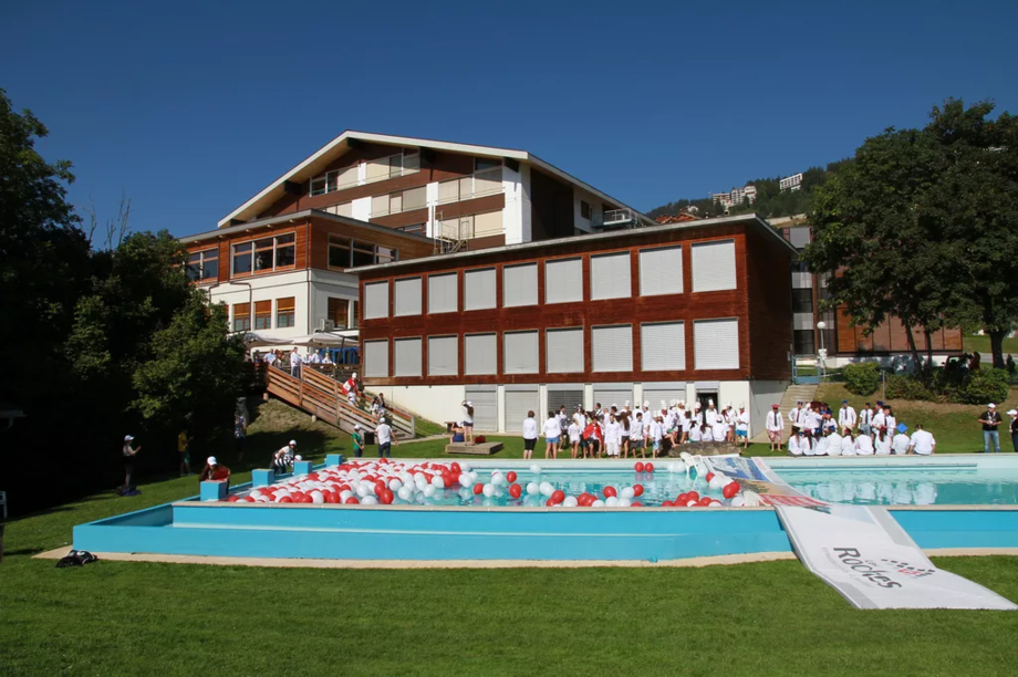 Roches. Университет les Roches Испания. Швейцария les Roches. Les Roches International School of Hotel Management. Les Roches Marbella International School of Hotel Management.