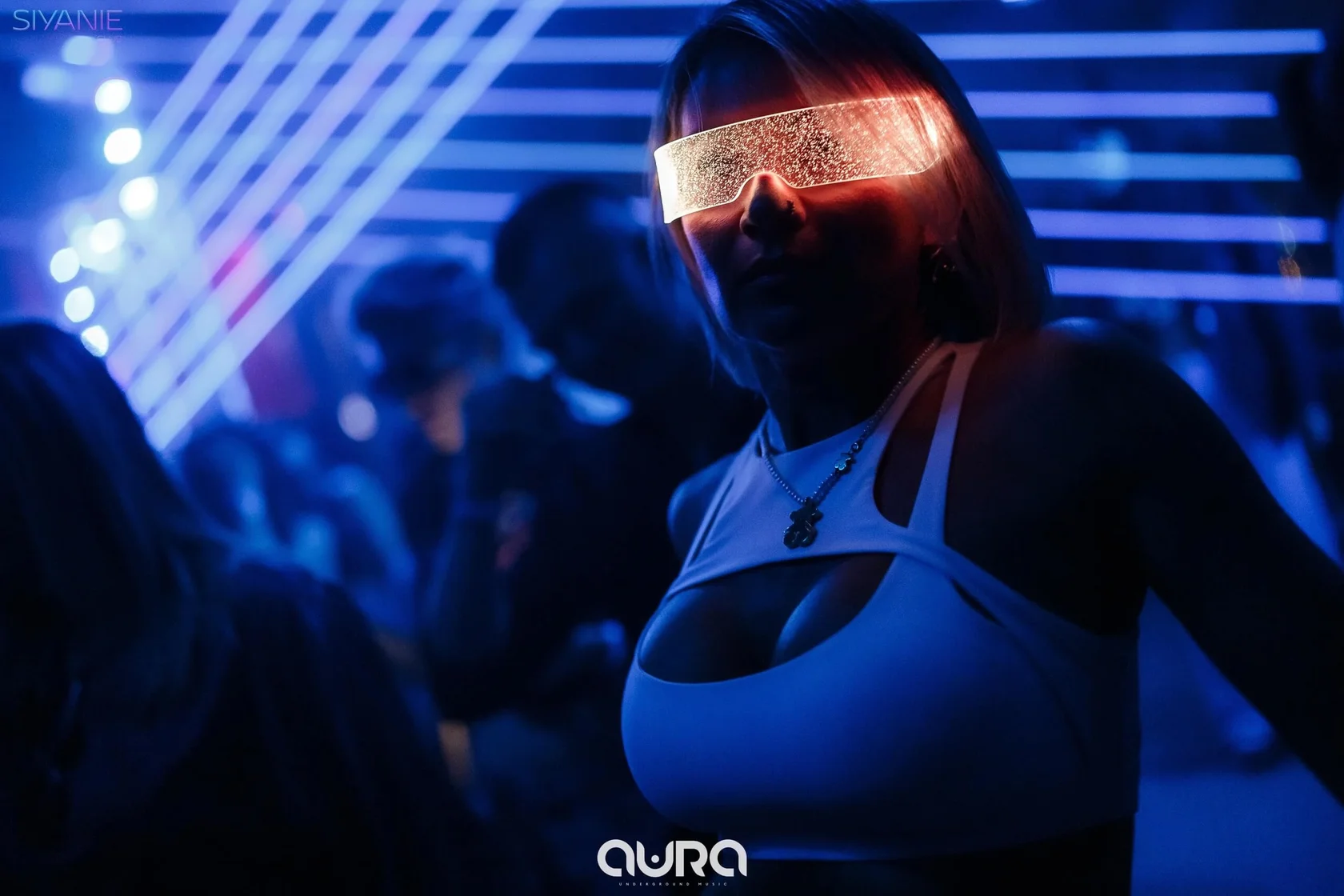 Aura: детали пространства и технического исполнения.