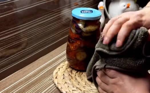 Приготовление баклажанов в томатном соусе на зиму: шаг 7