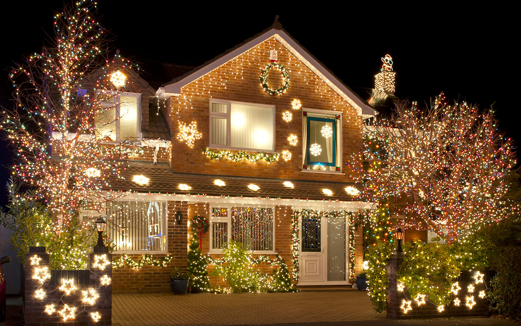 Быстрый способ украсить дом к Новому году: крутые и оригинальные идеи с минимумом затрат