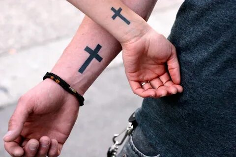 Татуировка крест: значение, фото, эскизы - Татуировки и их значение от А до Я