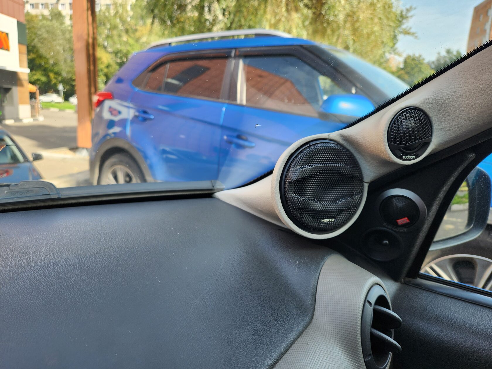 установка автозвука Renault Logan