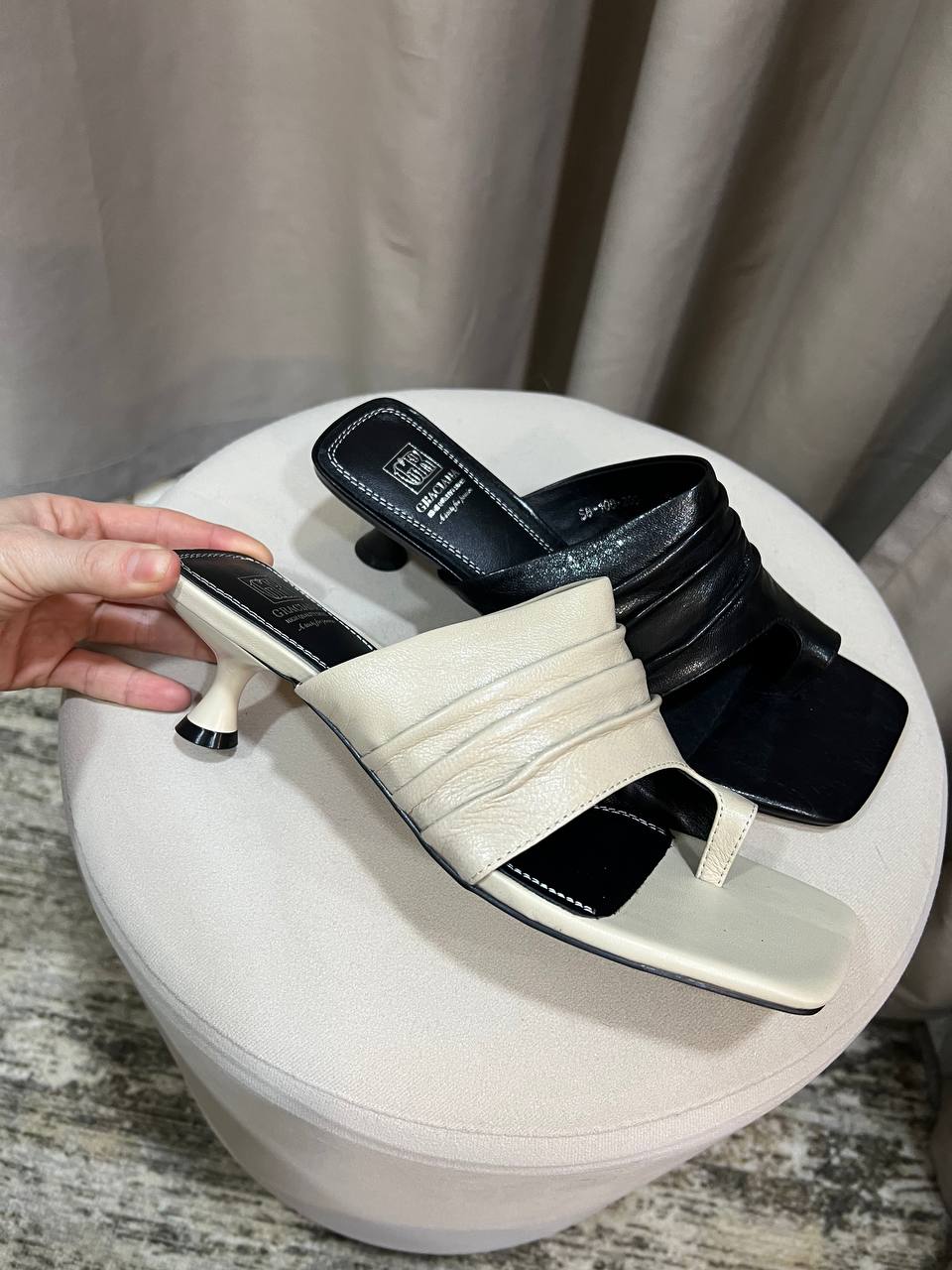 Сабо из натуральной кожи на каблуке