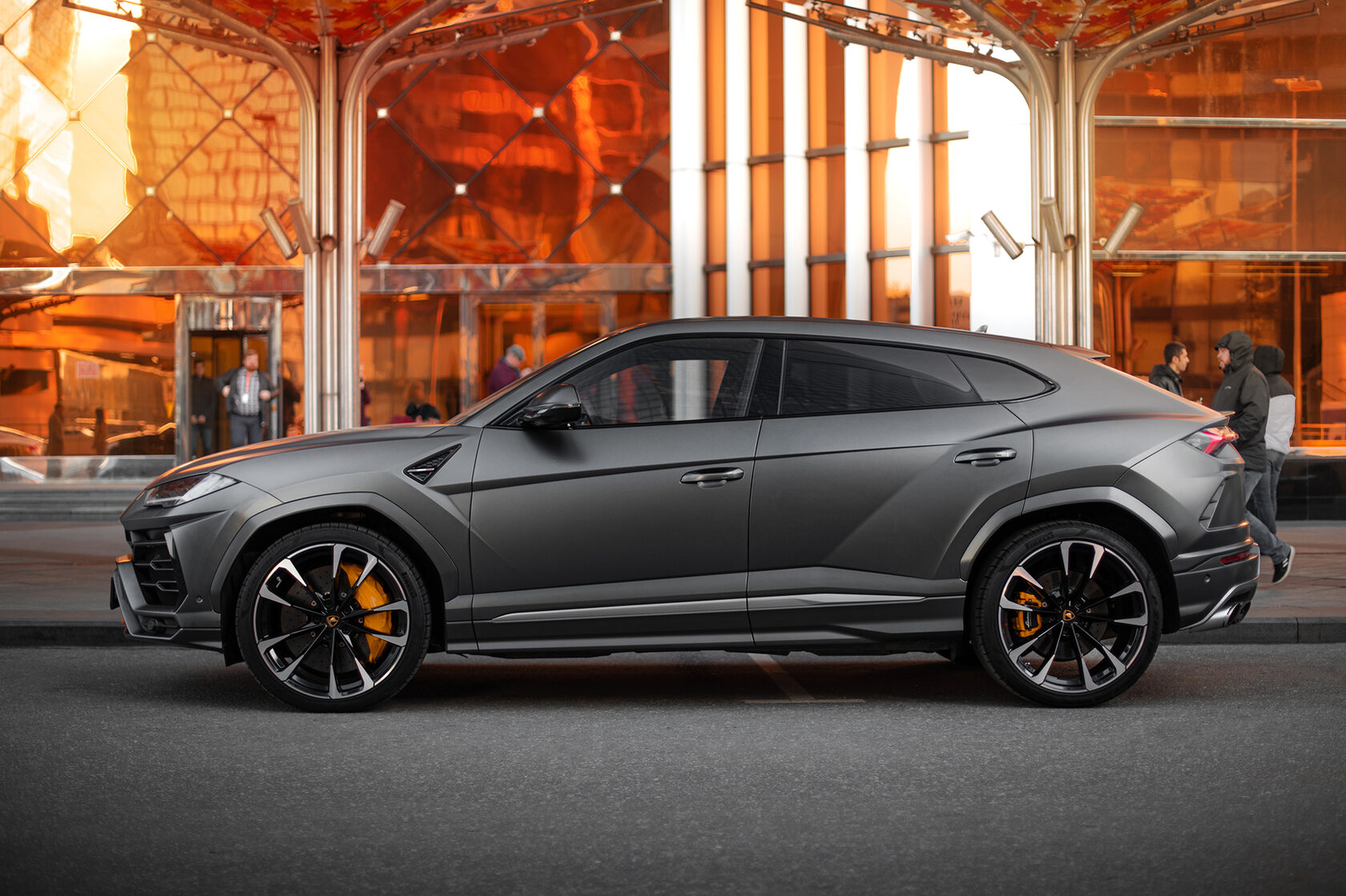 Lamborghini Urus черный матовый