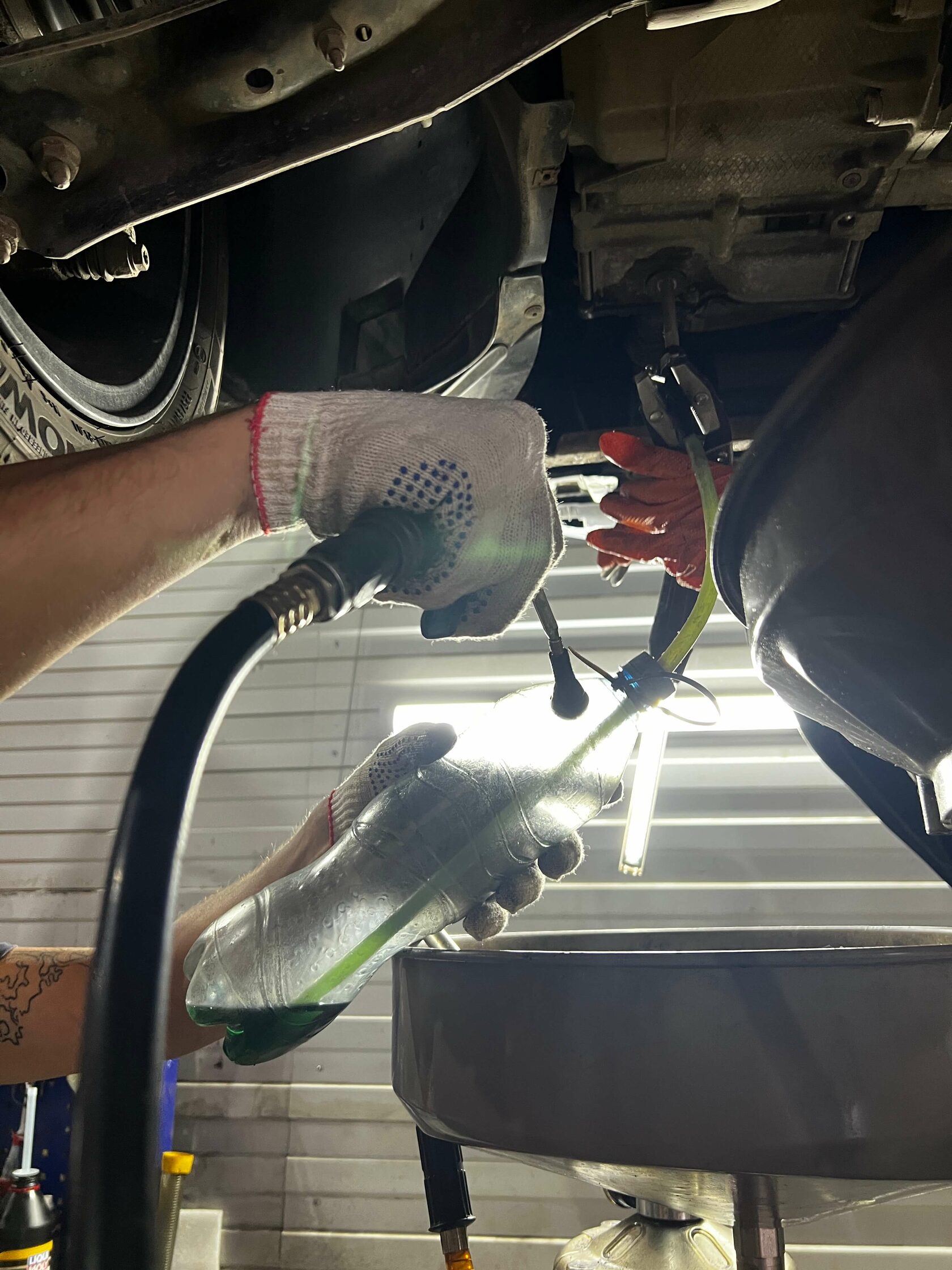 Заправка нового масла в мехатроник DSG7