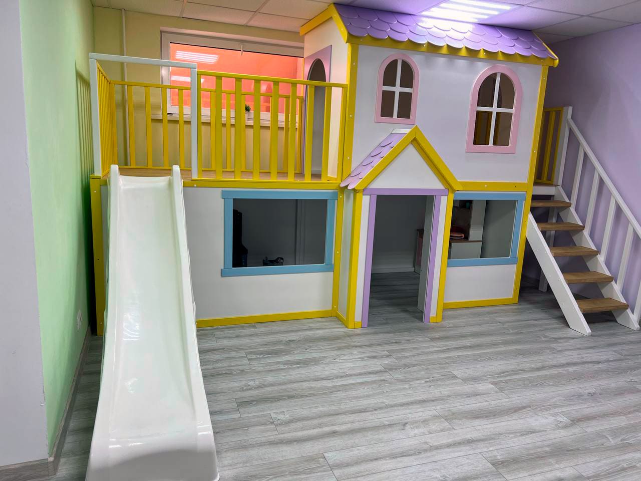 Игровой домик в студии для детей