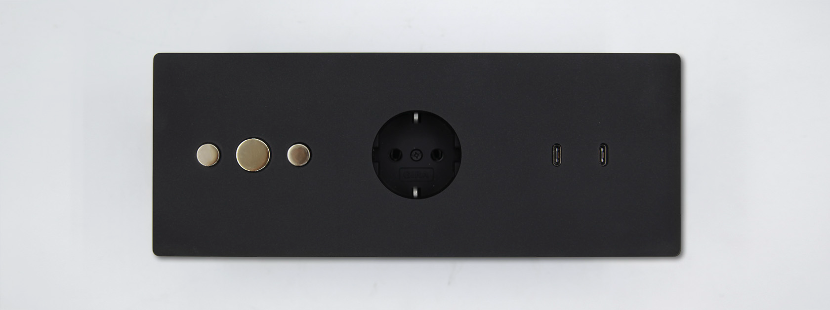  Панель управления с выключателем, розеткой и Type-C