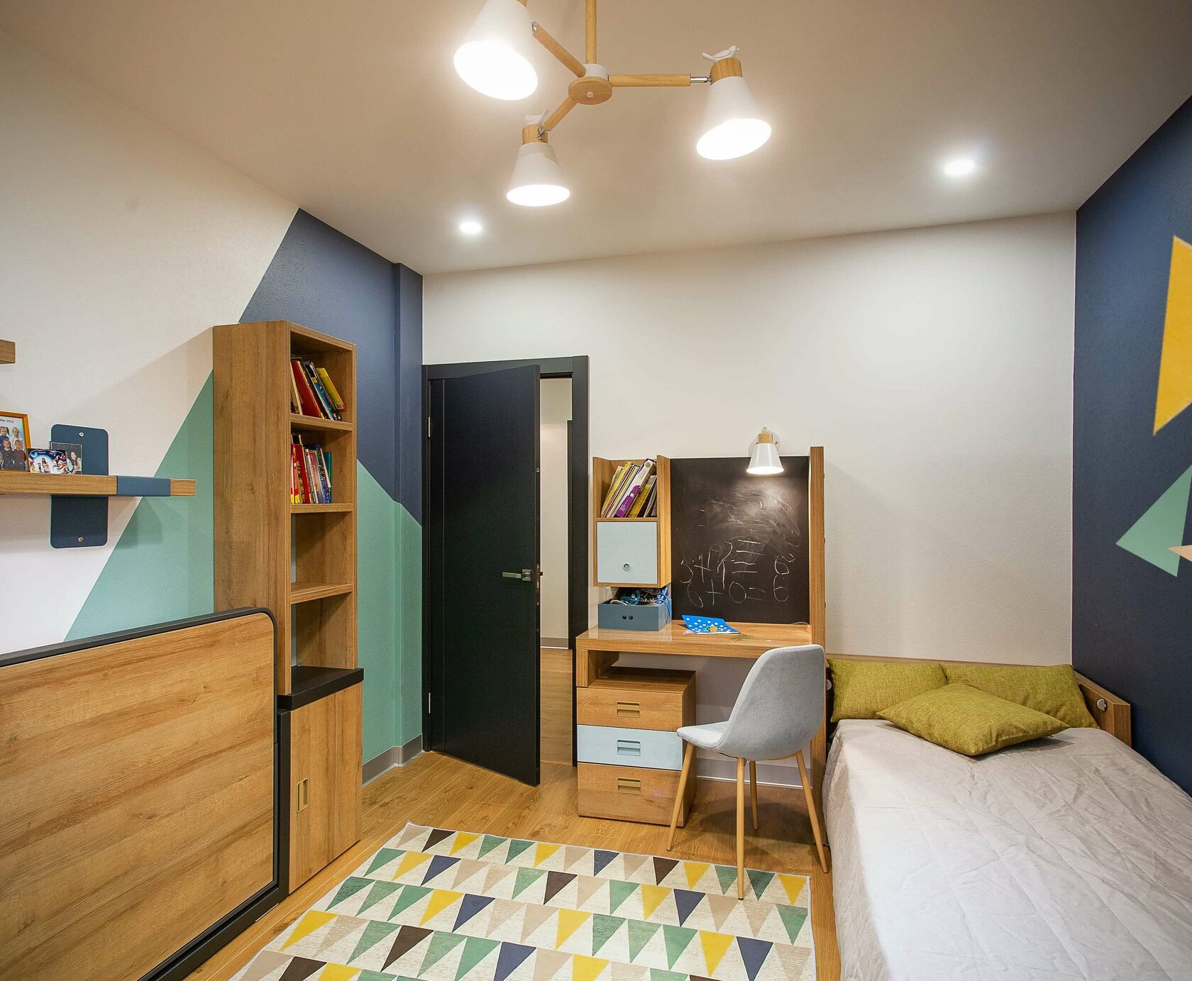 Железнодорожный - Дизайн интерьера спальня, стол, стул, шкаф, кровать