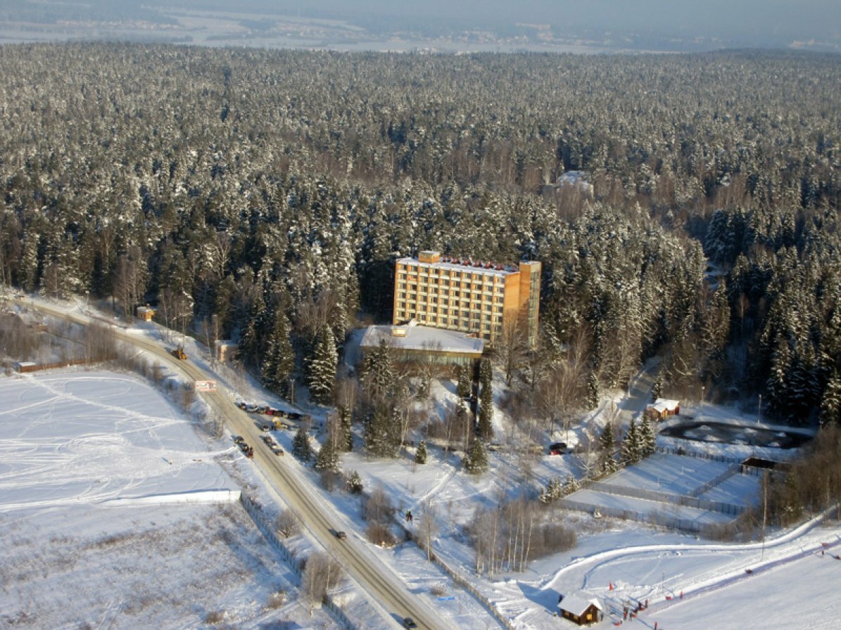 Пансионат солнечная поляна подмосковье. Солнечная Долина Звенигород. Пансионат Солнечная Поляна Звенигород. Пляж Солнечная Поляна Звенигород. Санаторий Солнечная Поляна Одинцовский район.