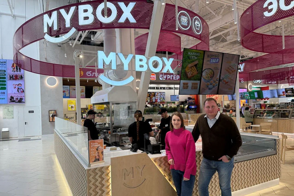 Александр, новый партнер-франчайзи MYBOX, на фоне успешно запущенной точки в Йошкар-Оле: наглядный пример старта прибыльного бизнеса без предыдущего опыта в общепите