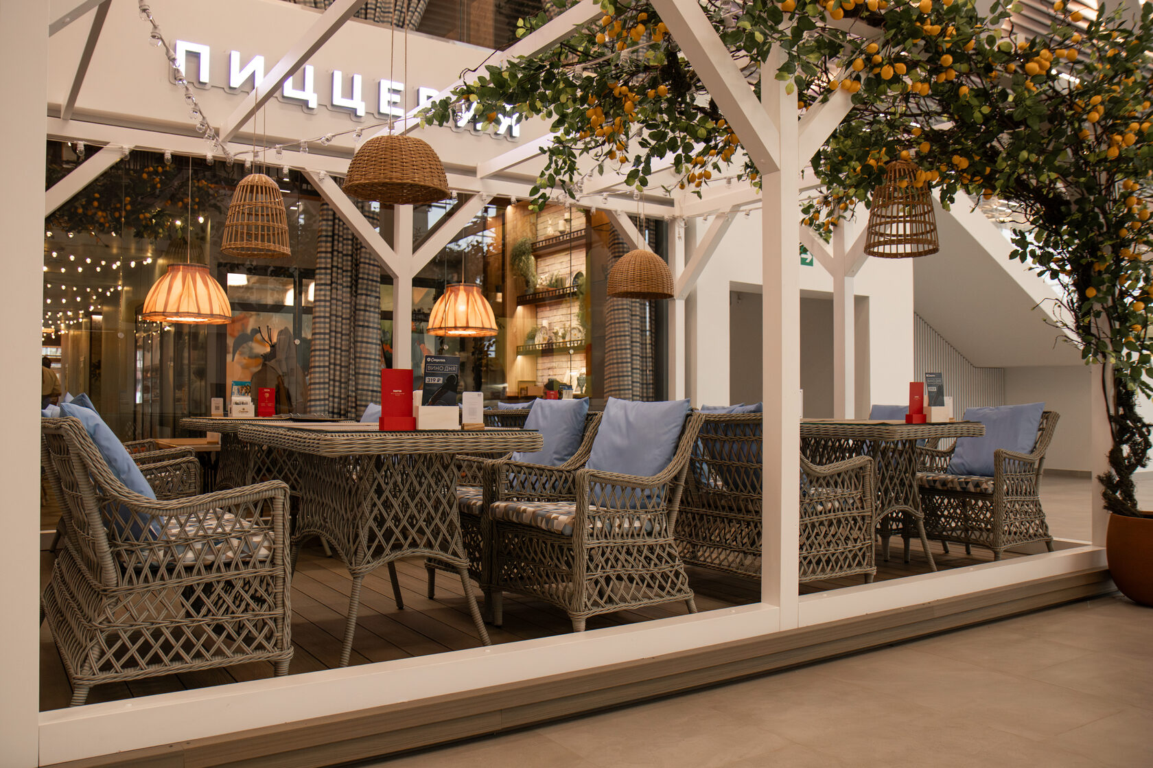 Мебель для кафе и ресторанов из искусственного ротанга от Malacca