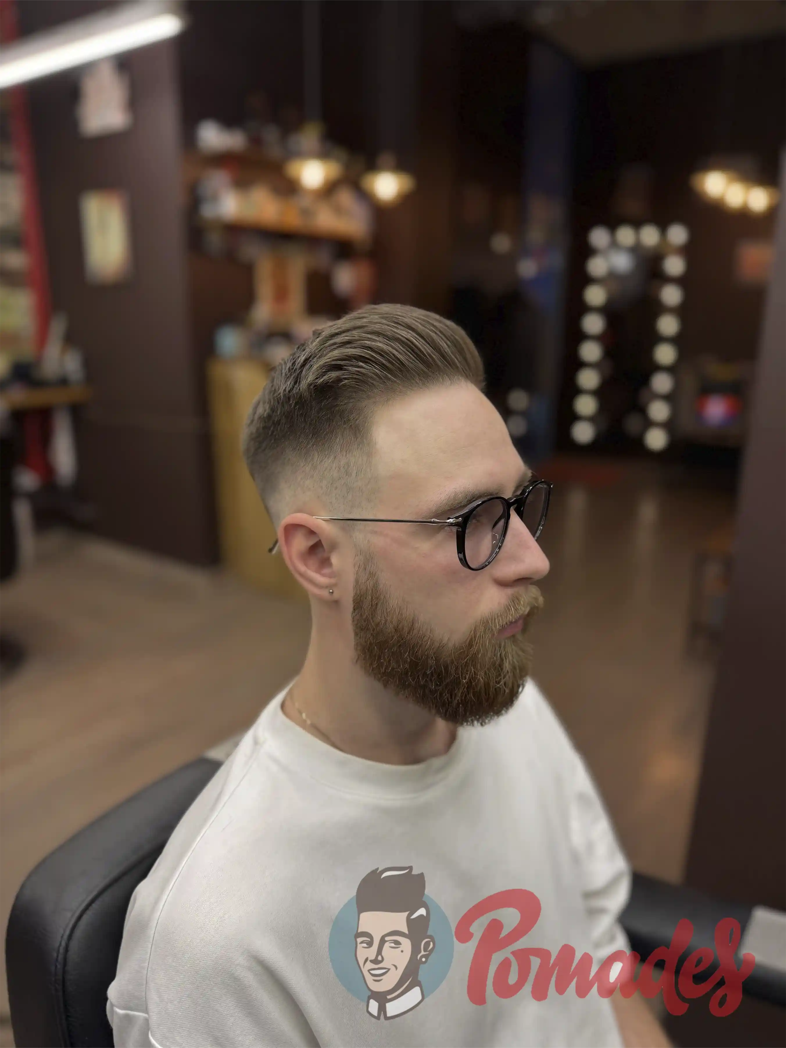 Мужская стрижка в барбершопе Pomades Верхние Лихоборы