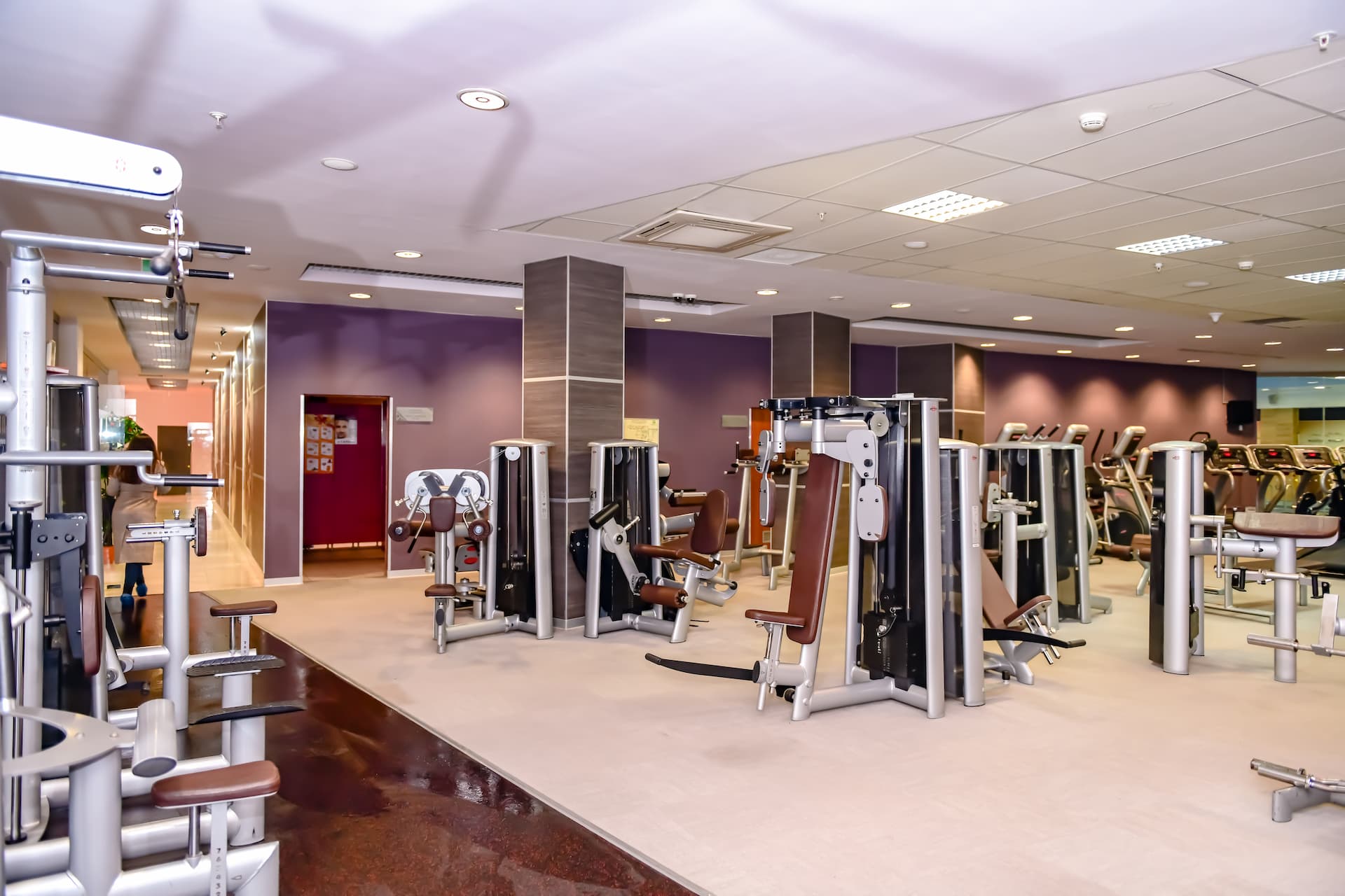 Фитнес-клуб бизнес-формата в Сокольниках с бассейном 25 м. Ideal Fitness,  Москва, ул. Русаковская, 24, м. Сокольники