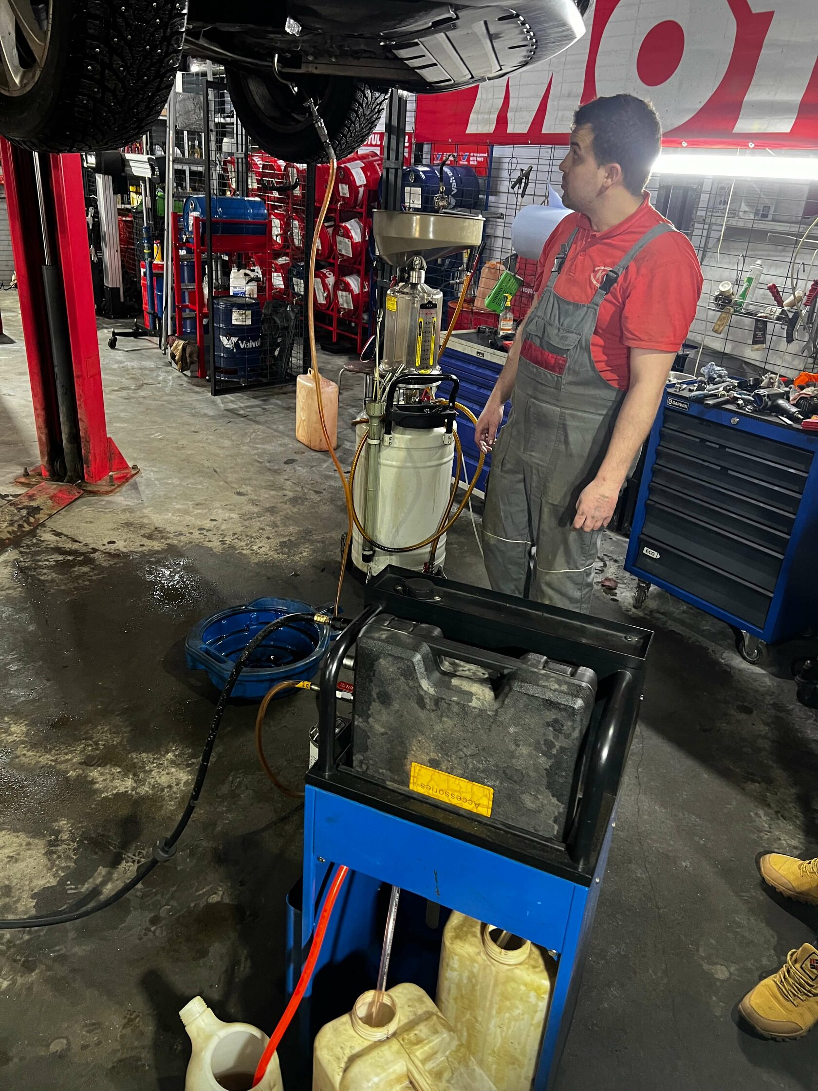 Заправка масла в 7DCT300 через сливную пробку