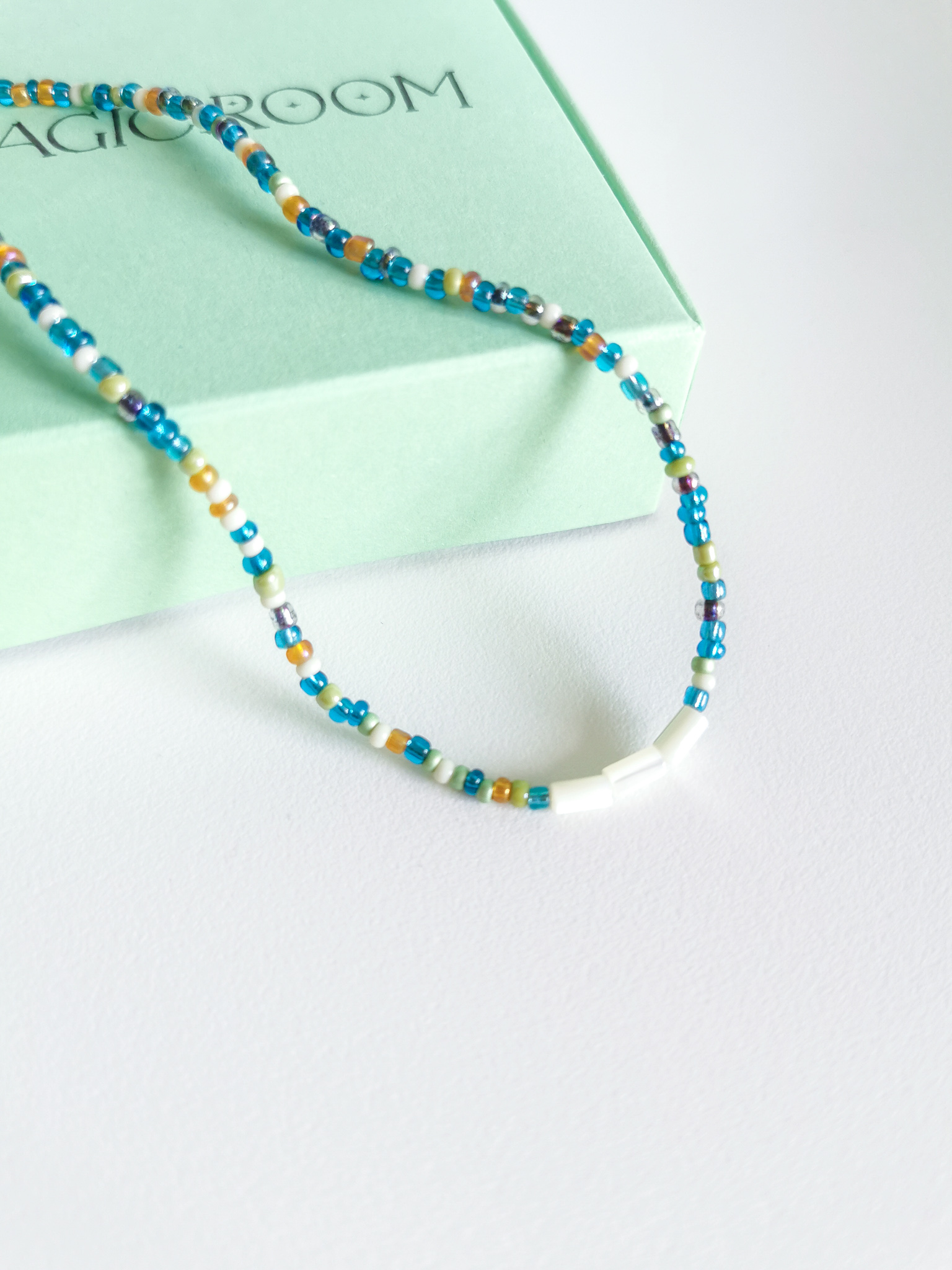 Чокер из бисера с натуральным перламутром