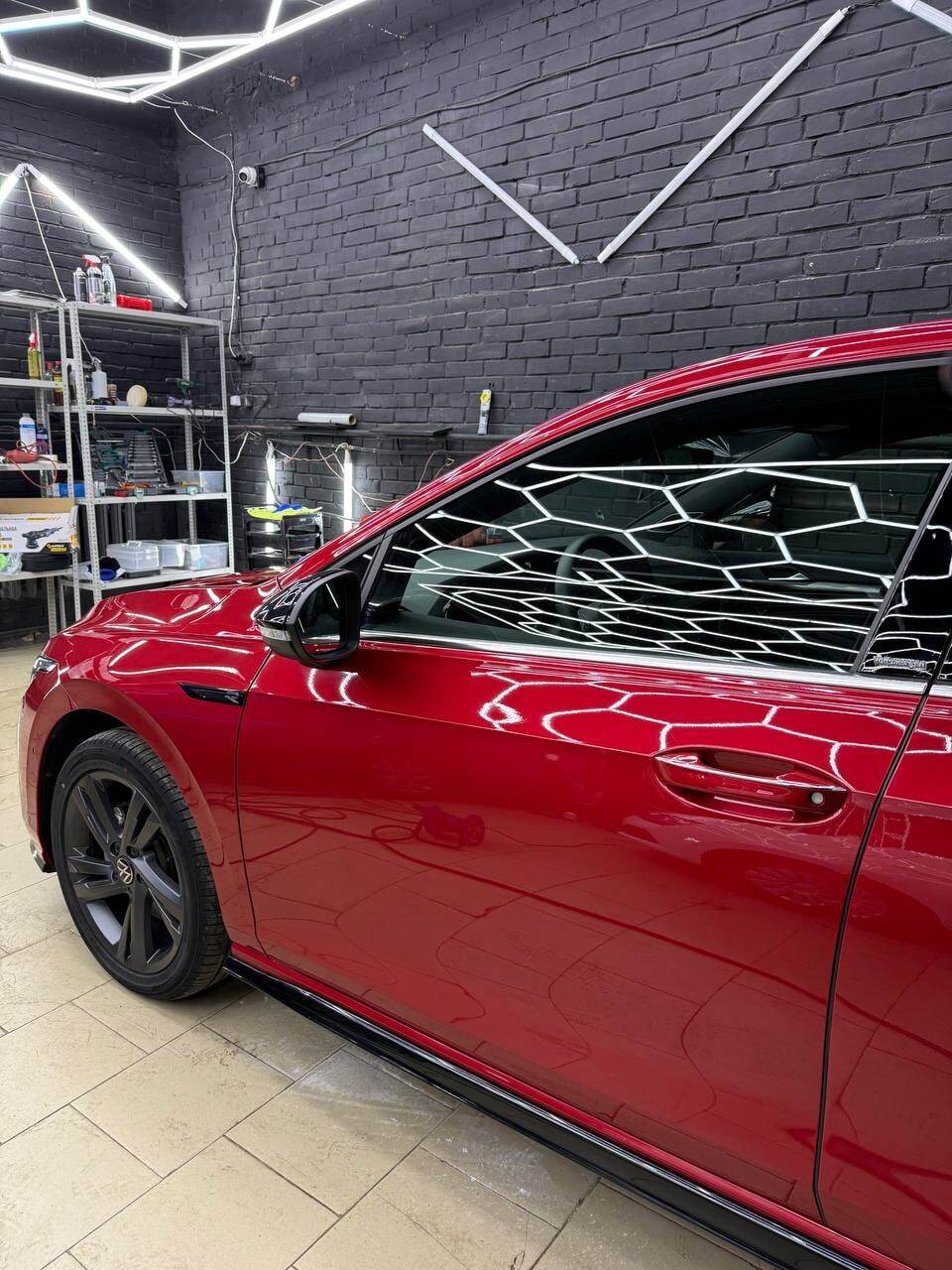 Боковая часть Volkswagen Golf