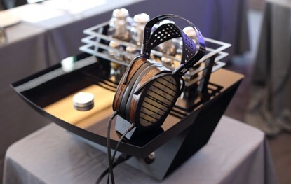 Изображение выглядит как в помещении, стол, оборудование, пол

Автоматически созданное описание