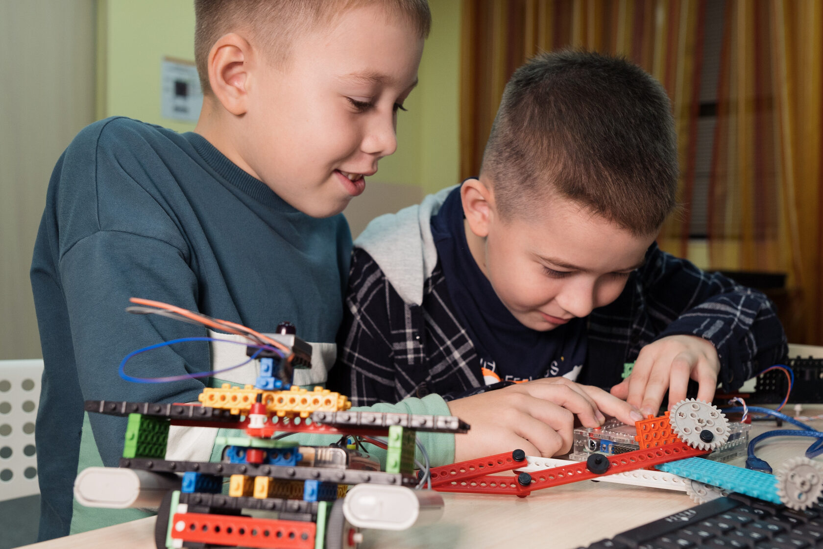 Робототехника для детей 4–8 лет в Скайпрог