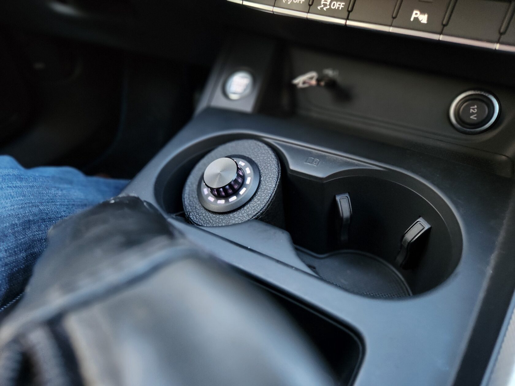 установка автозвука audi a4 b9