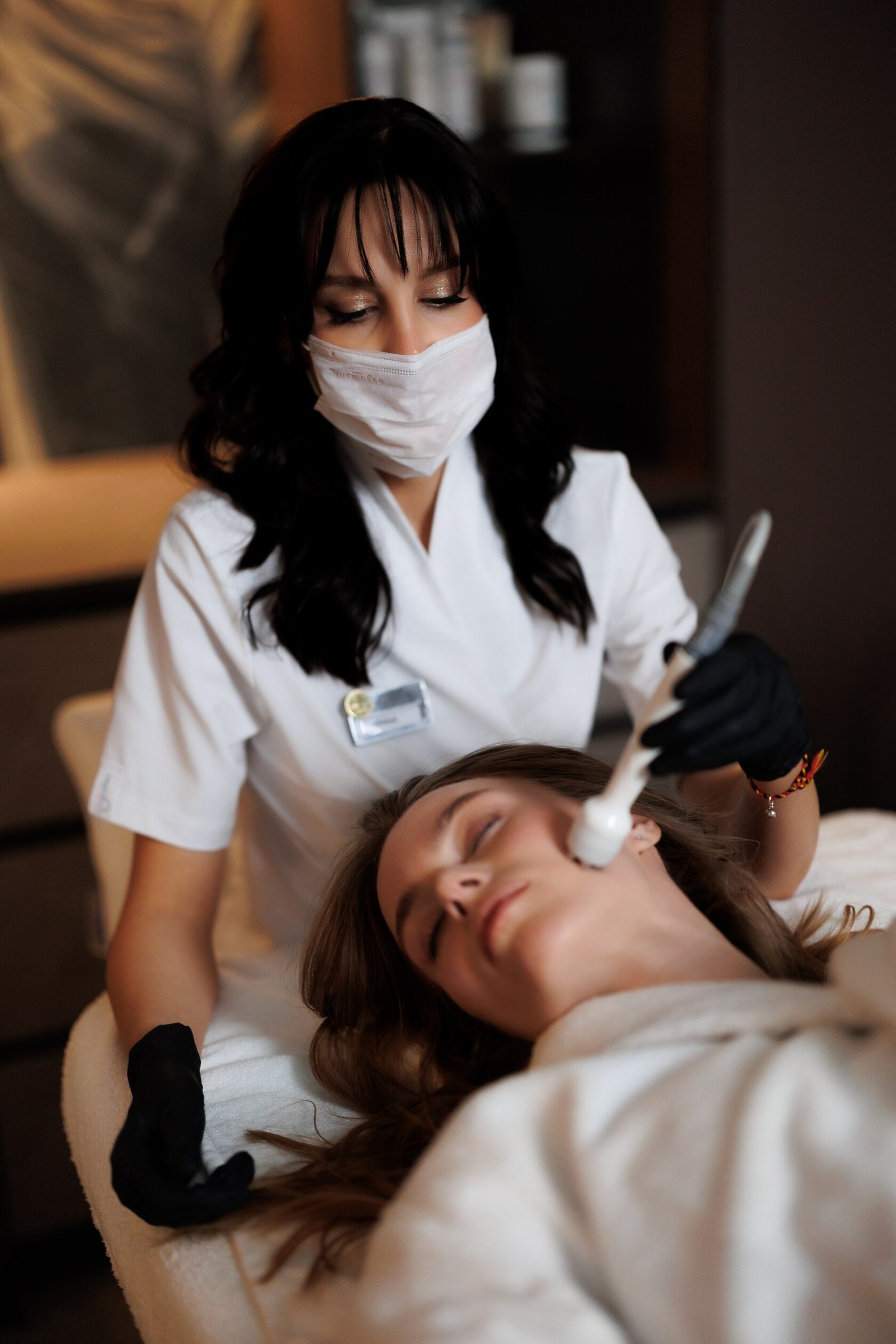 Этап RF-лифтинга процедуры гидропилинга PROFacial
