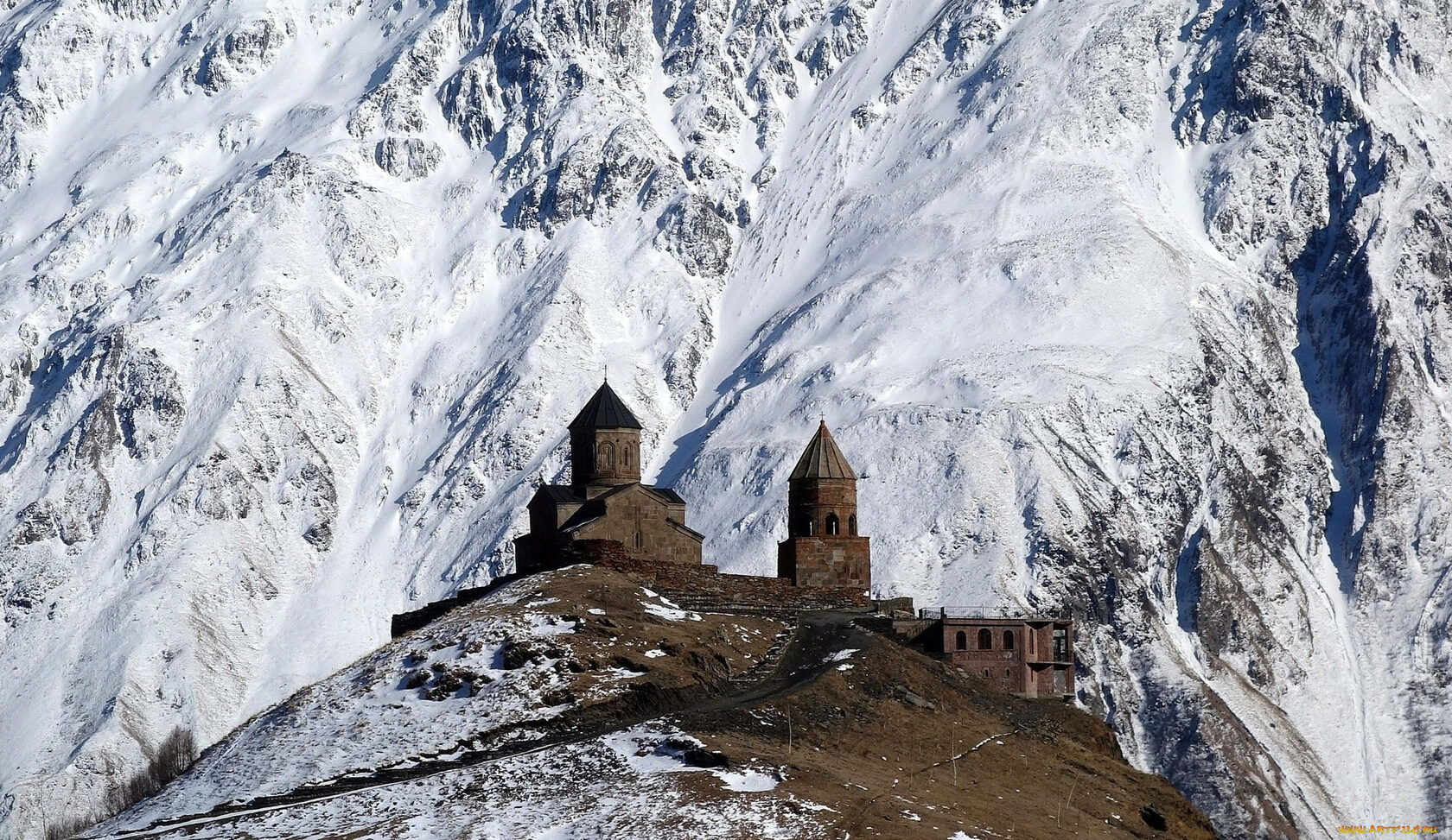 гора казбеги в грузии