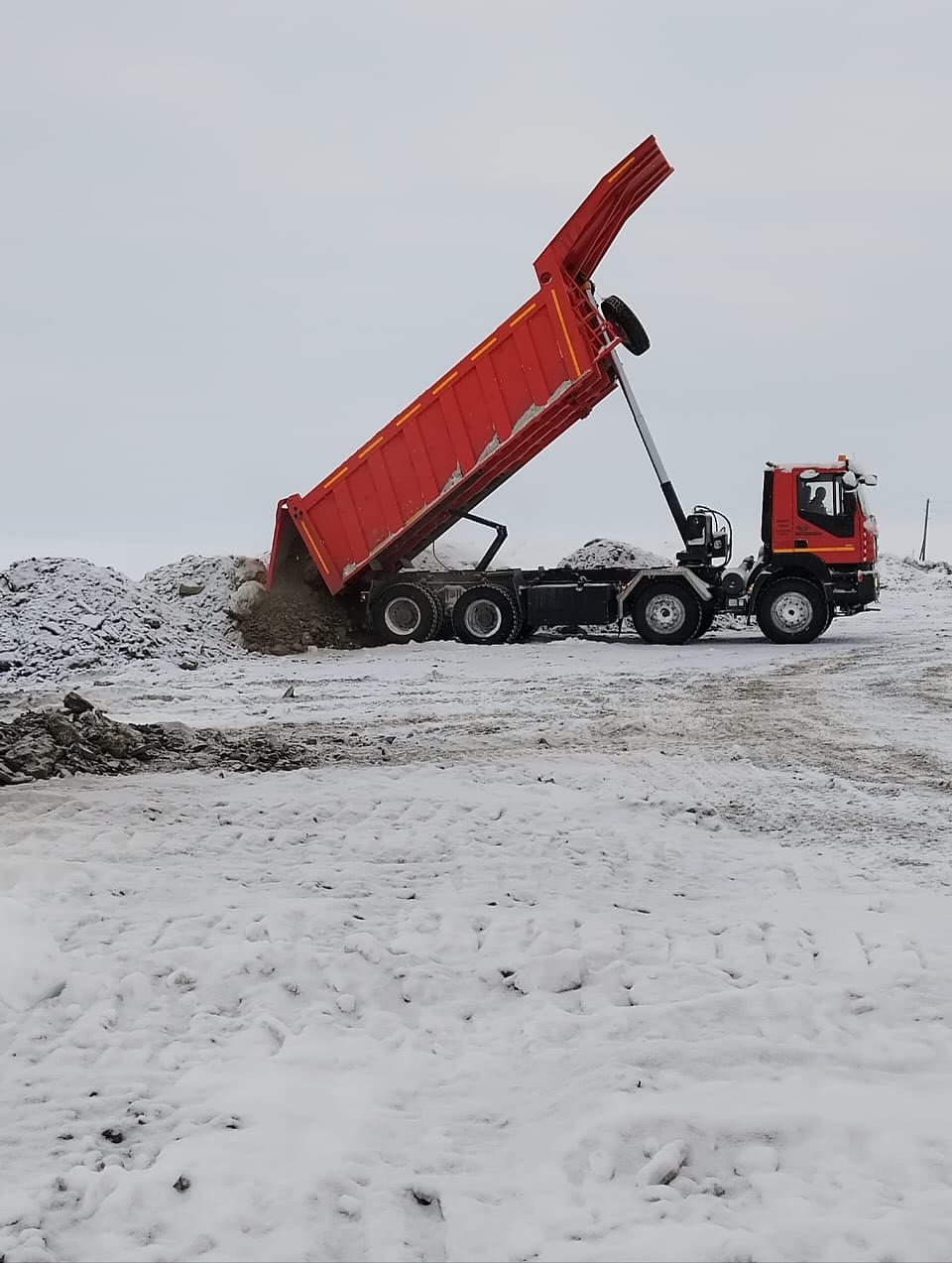 Самосвал АМТ 752901 8х4