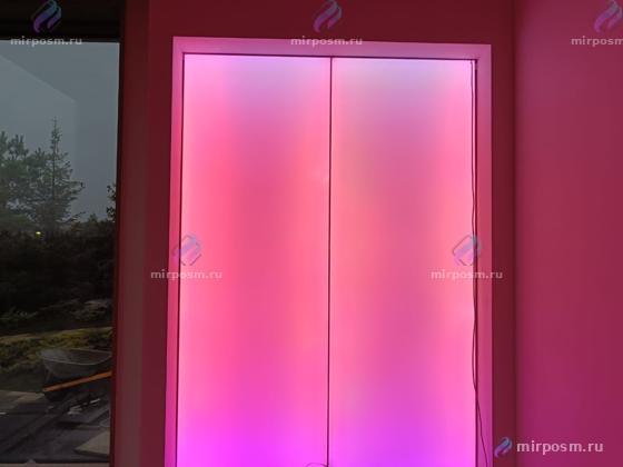 Световая панель-дверь с RGB-подсветкой