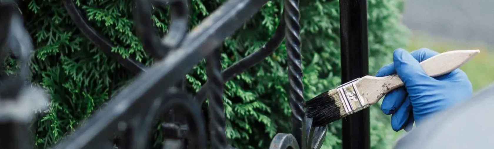 покраска ограды