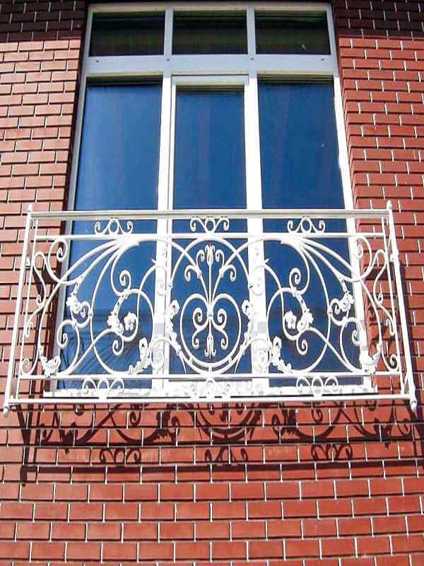 Решетка на окно декоративная