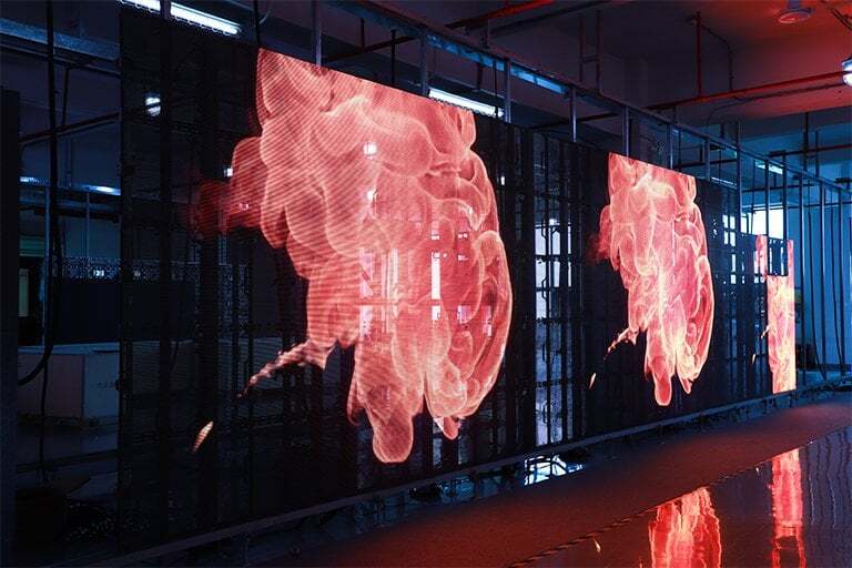 Уличный экран для рекламы в витрине магазина