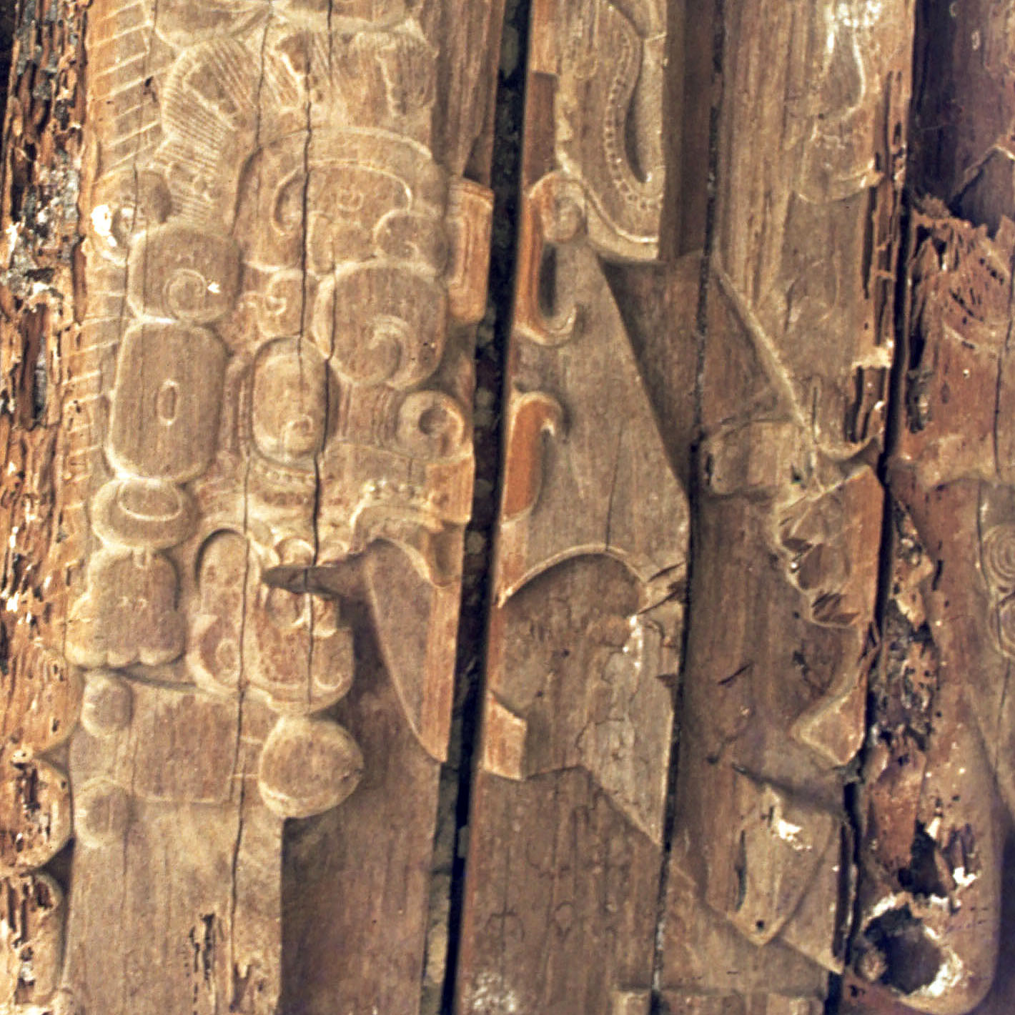 Рельеф из Храма жреца-ягуара. Тикаль.
