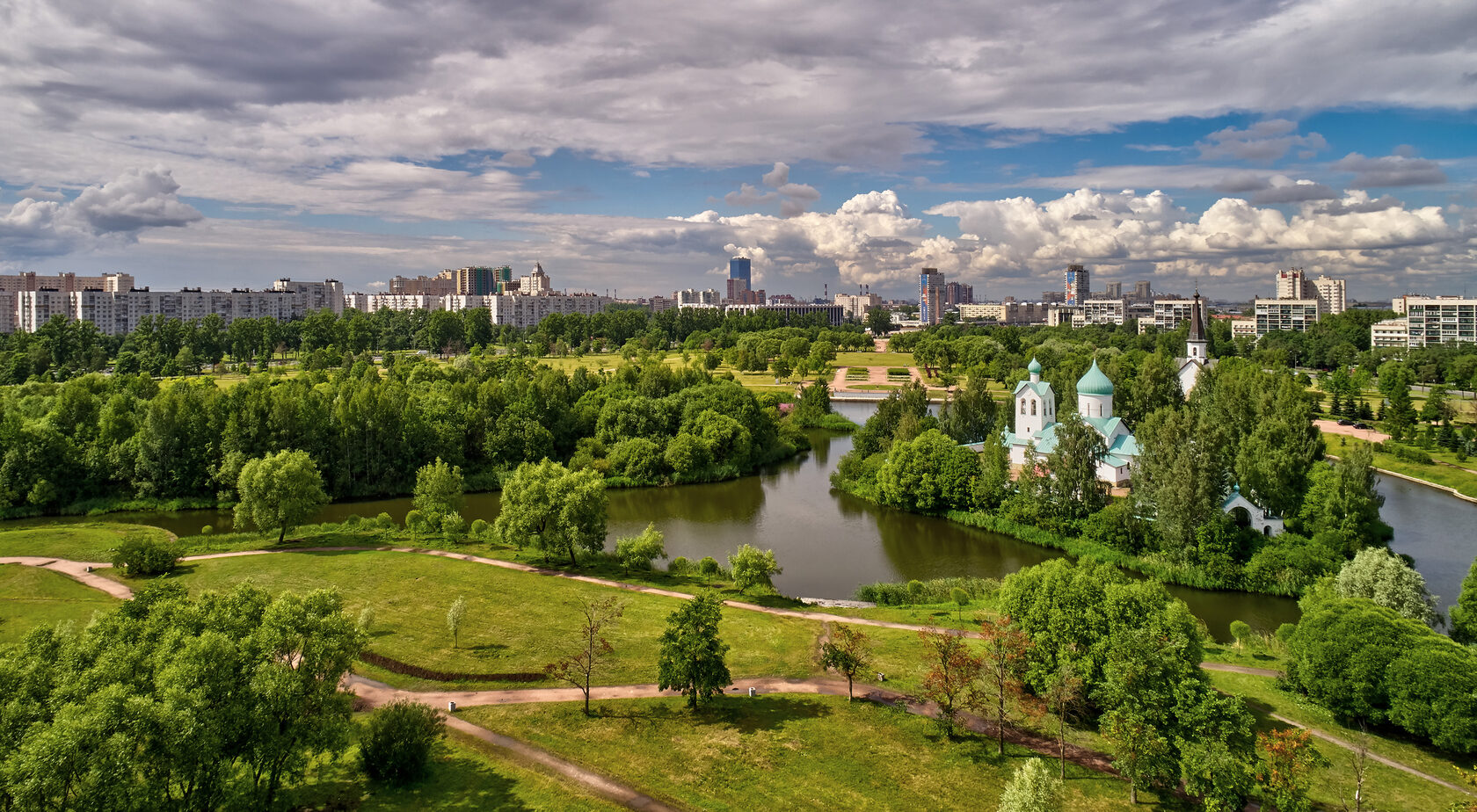 Пулковская петербург. Пулковский парк. Пулковский парк Московский район. Пулковский парк Санкт-Петербург ночью. Пулковский парк вид со спутника.