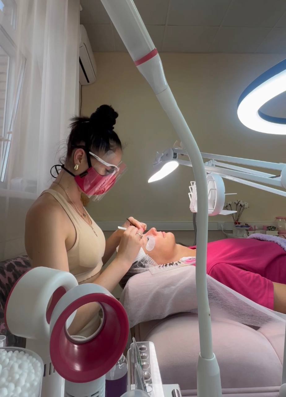 Мастер по ресницам 