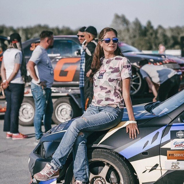 Парашюты, театр, бои без правил и генеалогия. Хобби руководителей агентств ч.3