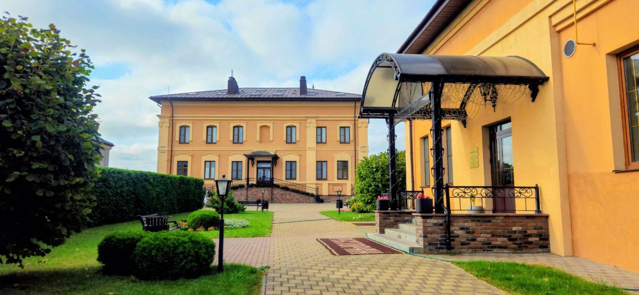 Хоральная синагога и Синагога ремесленников в Мире, Беларусь - еврейские святыни, часть маршрута проекта «Синагога на колёсах», духовный центр белорусского еврейства.