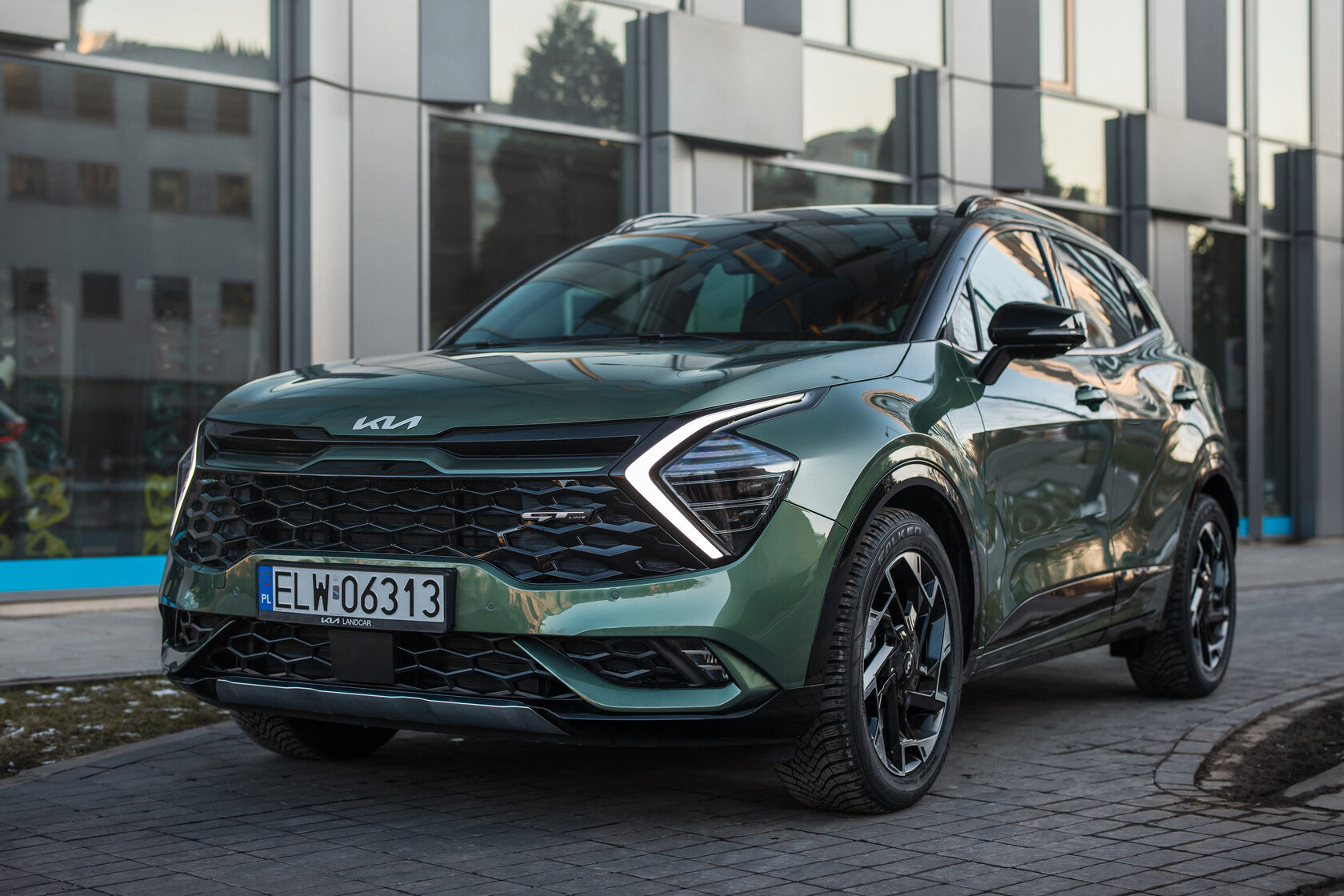 Kia Sportage — вид спереди