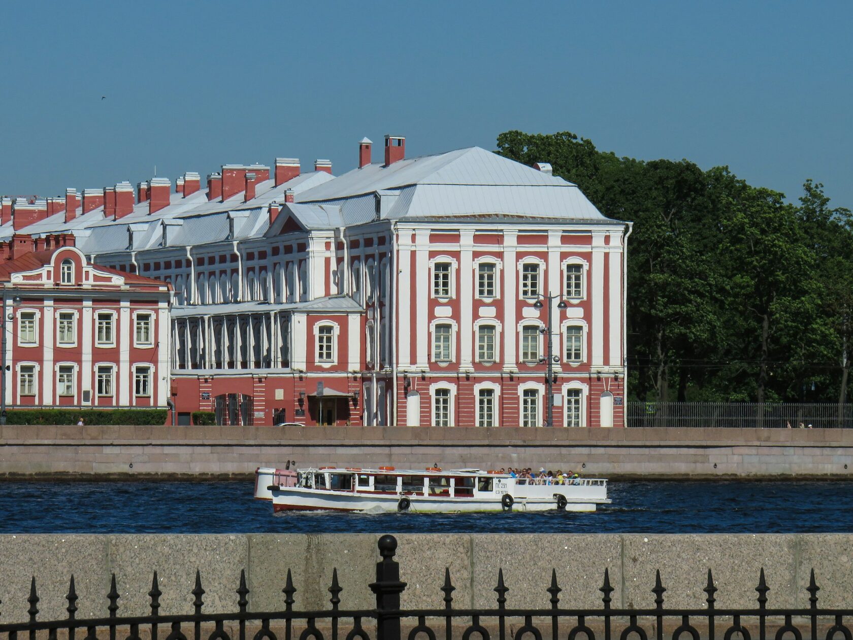 Университетская набережная, Россия, Санкт-Петербург