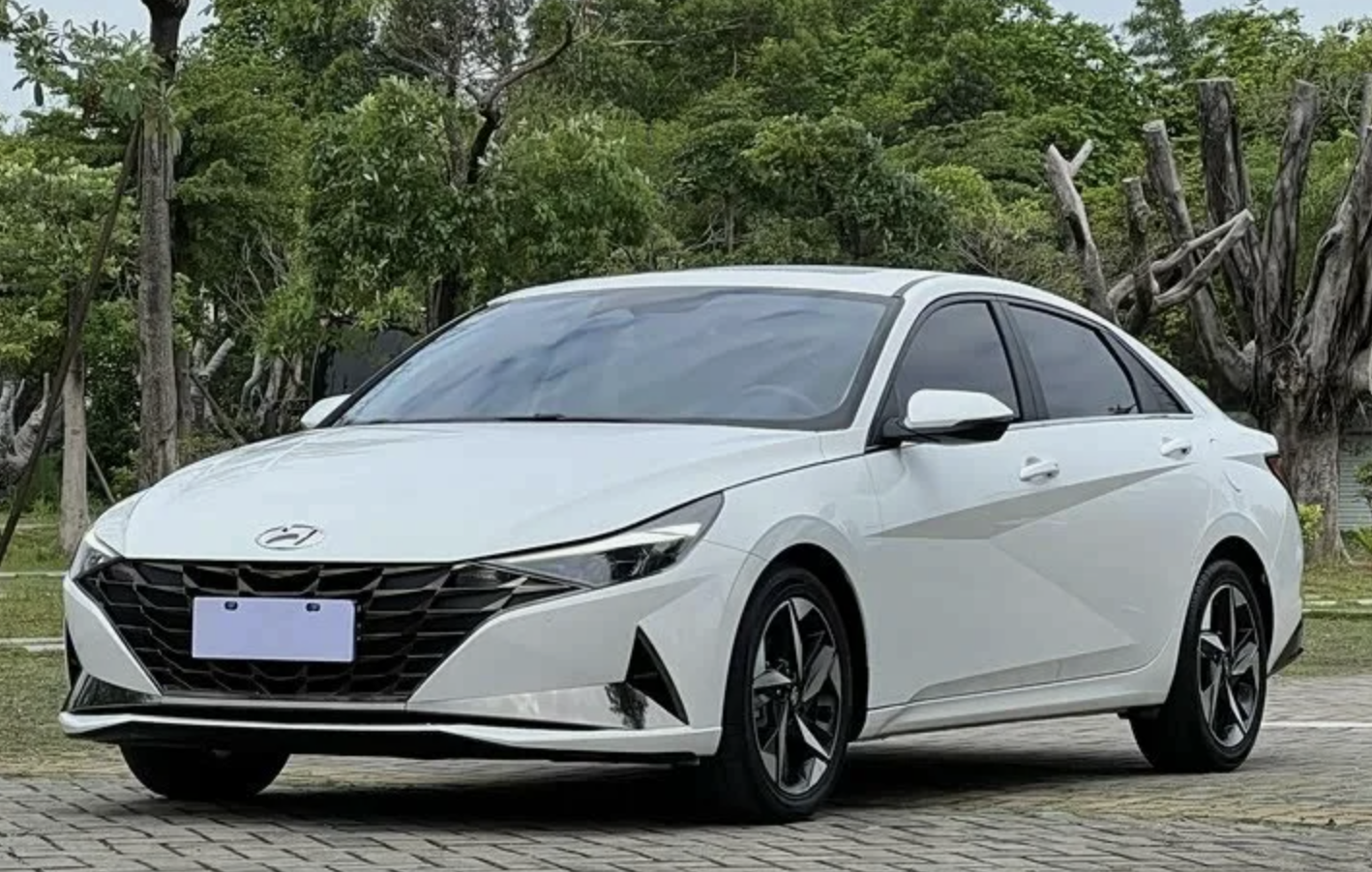 Hyundai Elantra дорестайлинг 1.5 115 л.с. CVT