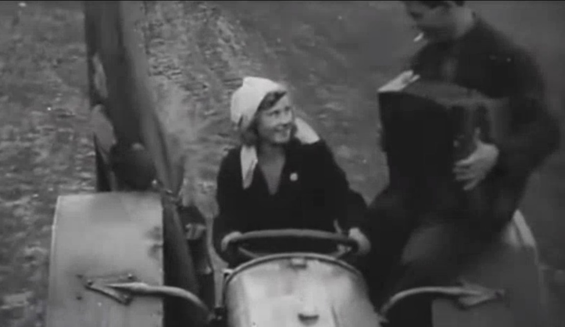 Прокати нас петруша на тракторе слушать. Прокати меня милый на тракторе. Прокатишь меня на тракторе. Фордзон-путиловец трактор. Прокати нас ванюша на тракторе.